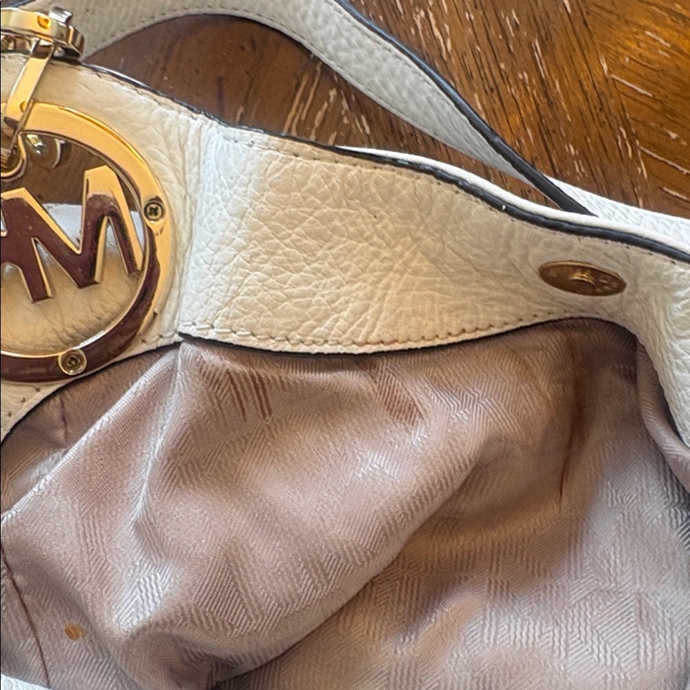 Michael Kors Soft Pebbled Leather Hobo Bag in Cream - Picture 6 of 8